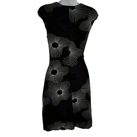 Studio M dress mini size Small black with white and purple print and side tie - Picture 15 of 16